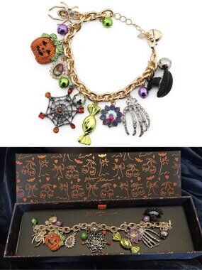 BETSEY JOHNSON Halloween Charm Bracelet Skeleton Pumpkin Spider Hat